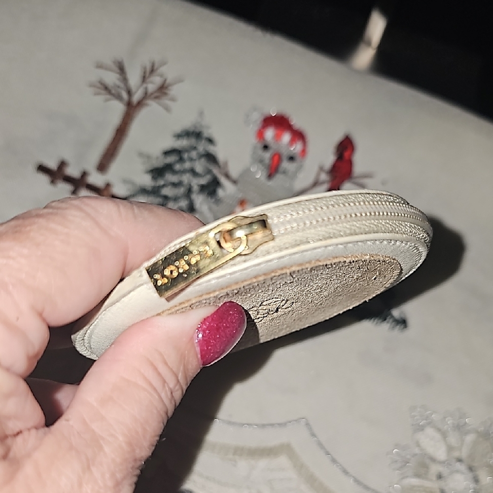 Loewe Beige Round Leather Coin Purse - Picture 3 of 5
